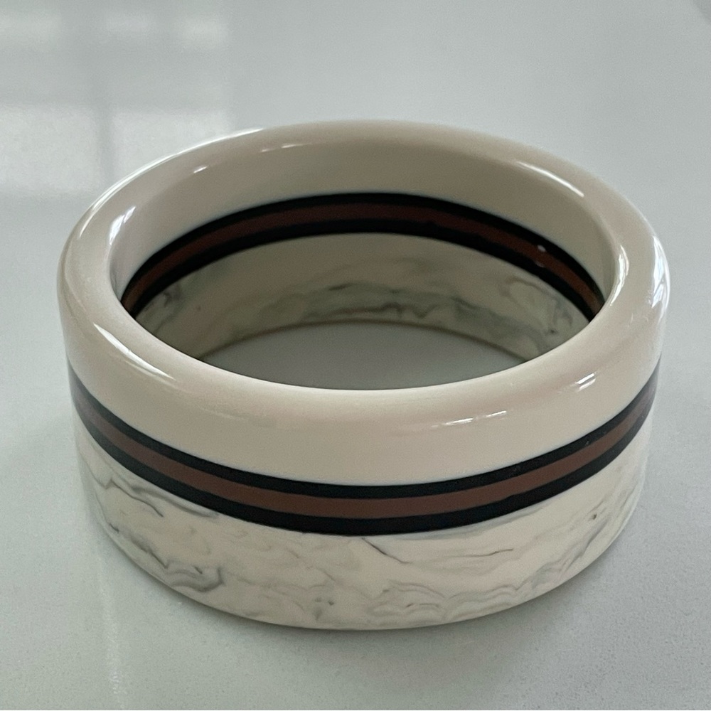 Chunky Marbleized Resin Bangle w. Striped Detailing (NWT)